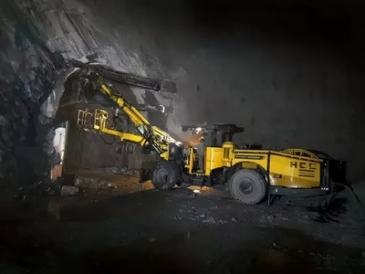 露天矿山边坡与排土场事故隐患排查处置及开采加工基础