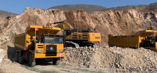 SY870H+SW955K+SY870H联袂登场，见证采矿项目开工仪式暨矿石加工新篇章